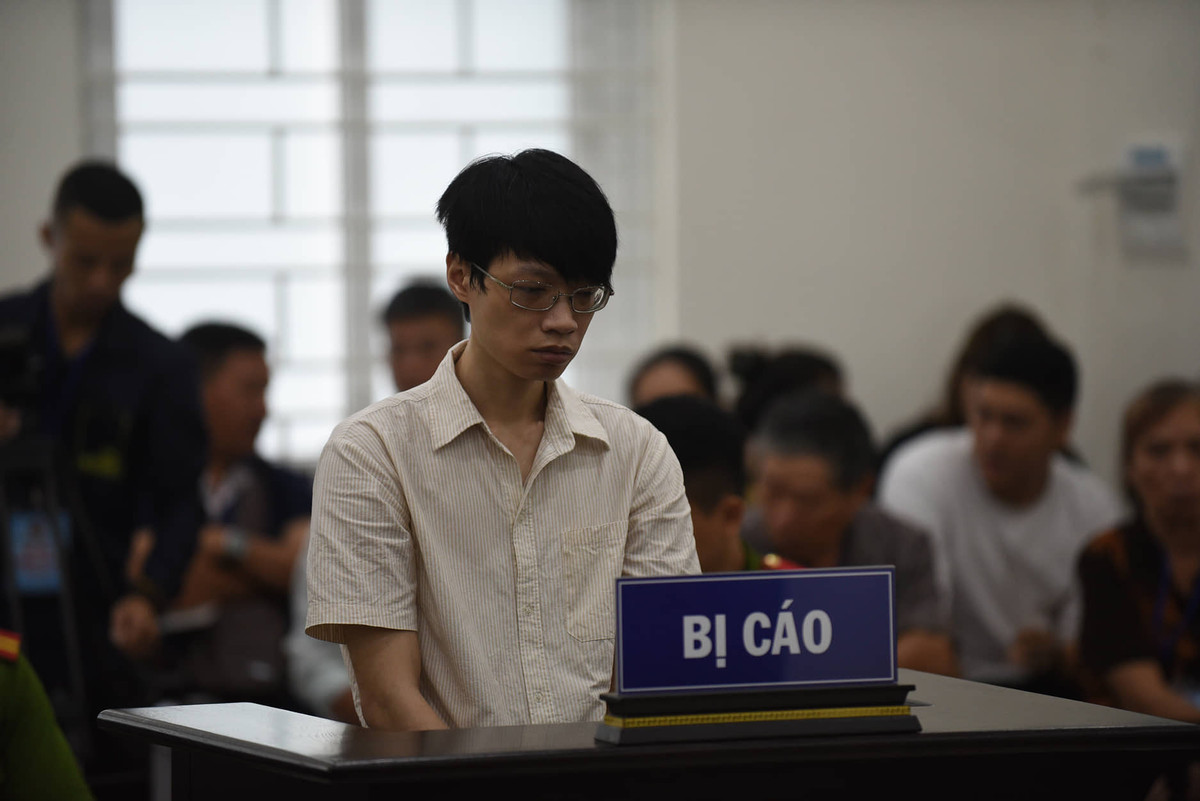 TAND TP Hà Nội ngày 9/8/2019 đưa bị cáo Nguyễn Anh Tú (SN 1983, ở quận Đống Đa) ra xét xử tội Giết người, Hiếp dâm và Cướp tài sản. HĐXX tuyên phạt bị cáo mức án tử hình vì tội Giết người; 10 năm tù tội Hiếp dâm; 5 năm tù tội Cướp tài sản. Tổng hợp hình phạt mà bị cáo phải nhận là tử hình.