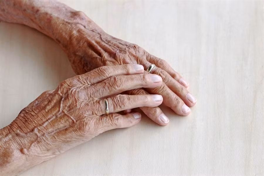 Ong lao tra tien thue nha deu suot 11 nam, chu nha den bang hoang phat hien...