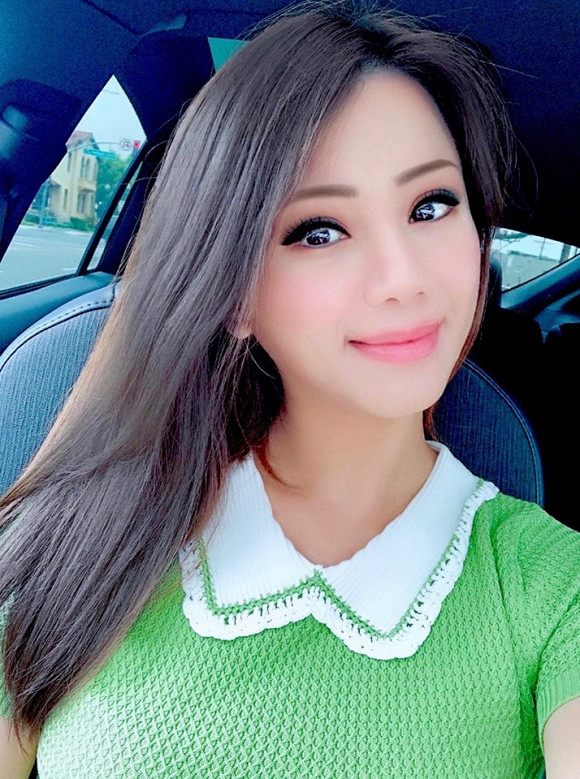 Cuoc song hien tai cua Hoa hau goi cam, tung bi Quang Le bo vi ghen tuong-Hinh-10