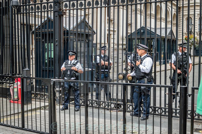 Trở thành tân thủ tướng Anh, căn nhà mang tính biểu tượng số 10 Phố Downing, thành phố London sẽ là nơi ở mới của ông Boris Johnson. Trước đó chưa lâu, hồi tháng 5, ông đã đưa căn nhà của mình tại phía bắc thủ đô London ra thị trường với giá 3,75 triệu bảng Anh (hơn 4,6 triệu USD).