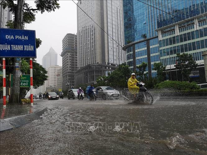 Du bao thoi tiet dem 14/7, nhieu noi co mua rao va dong