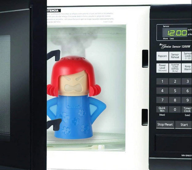 Thiết bị làm sạch bằng hơi giúp bạn vệ sinh lò vi sóng nhanh chóng hơn