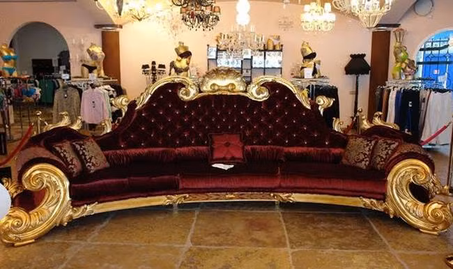 Chiếc ghế có thể đủ chỗ cho 9 người ngồi.