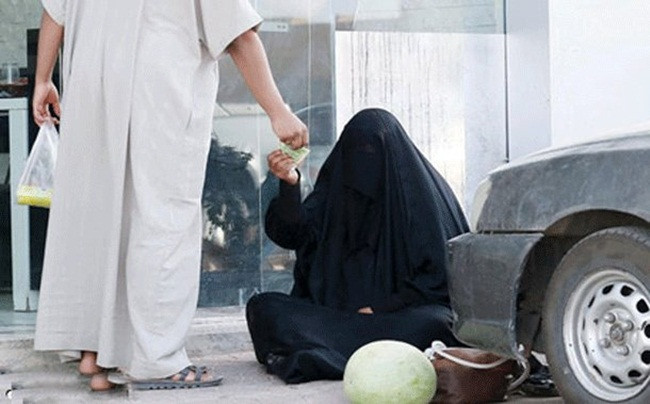 Mới đây, tháng 6/2019, một người ăn xin đã bị bắt giữ tại khu vực Al Quoz của Dubai. Người ăn xin này kiếm được 100.000 Dh/tháng (~633 triệu đồng/tháng).