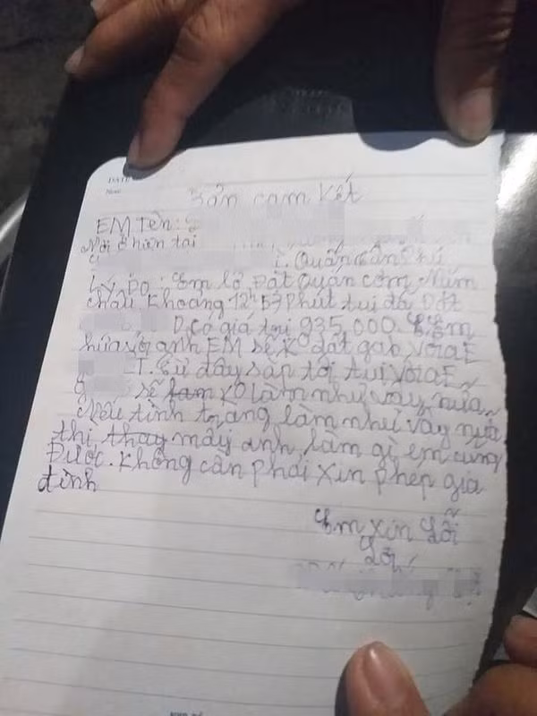 Tờ đơn cam kết của thanh niên bom hàng.