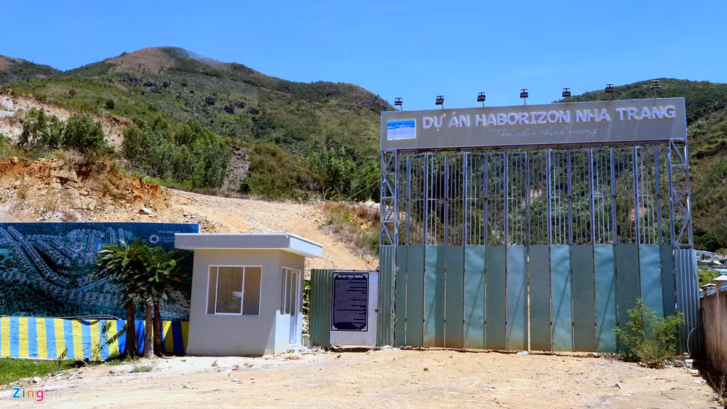 Ngày 10/11/2017, Sở Xây dựng tỉnh Khánh Hòa chủ trì phối hợp với các đơn vị liên quan để kiểm tra công tác triển khai mặt bằng và san nền tại dự án Haborizon Nha Trang. Theo nhận xét của đoàn kiểm tra, Công ty Thế giới Xanh thực hiện việc san ủi mặt bằng tại dự án nhưng chưa đúng với chủ trương của UBND tỉnh.