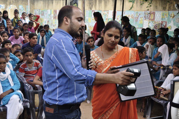 Nam thanh nien khien cac ong lon dieu hoa “nga ngua” chi voi 600k-Hinh-6