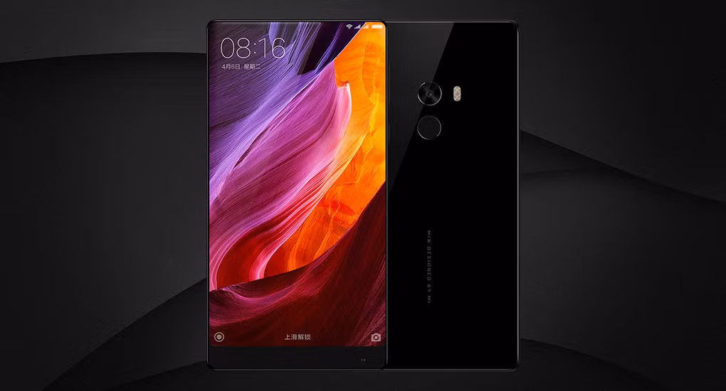 Thời điểm cuối năm 2016, giới công nghệ hướng mắt về chiếc điện thoại gần như "không viền" Xiaomi Mi MIX của Trung Quốc.