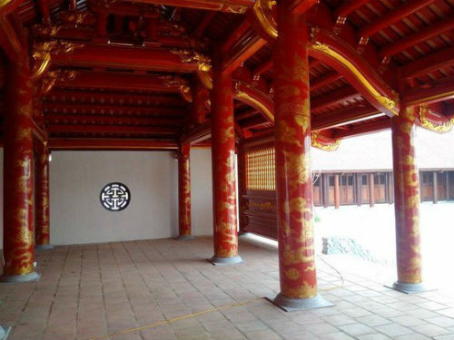 Đại thành môn, ngăn giữa khu vực hồ Thiên Quang và sân hành lễ