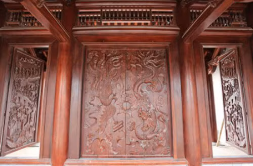 Cổng Đại Thành môn làm bằng gỗ lim khối lớn trạm long phụng tinh xảo