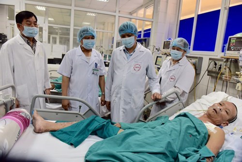 7. Người Hàn Quốc tử vong ở Thanh Hóa âm tính với MERS-CoV Ngày 12/6, Bộ Y tế cho biết, kết quả mẫu bệnh phẩm của bệnh nhân Park Soon Hum (64 tuổi, người Hàn Quốc, chuyên gia của Công ty ChoSuk tại Nghi Sơn, Thanh Hóa) đã tử vong vào 23h30 ngày 10/6 cho thấy: âm tính với MERS-CoV