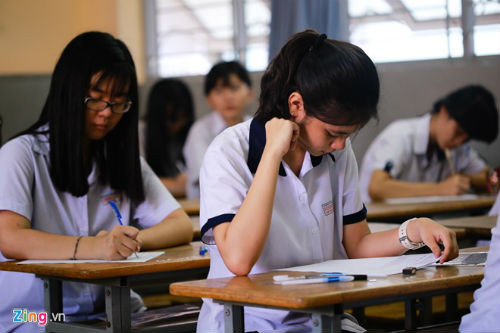 Sáng nay, thí sinh làm bài môn Ngữ văn.