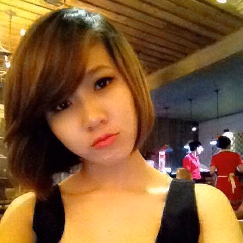 Ngoài giọng hát hay, trong trẻo, ngoại hình của Thu Hạnh cũng khiến cô được nhiều người chú ý hơn.