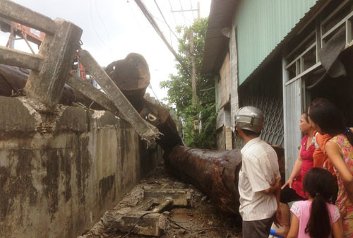 TP HCM: Hung than container khien nguoi dan khiep via-Hinh-3