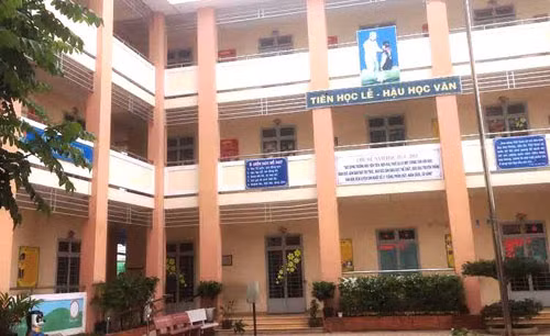 Can bo UBND quan da chiem doat gan 2 ty ra sao?