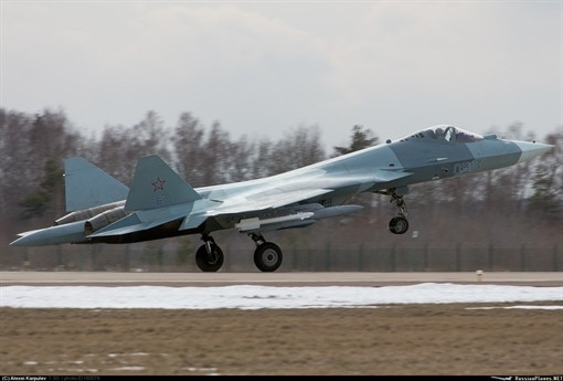 "Độ chính xác sẽ tăng thêm 30 - 40%. Đây là những chỉ số rất tốt về khả năng chiến đấu của tên lửa tự dẫn. Các loại tên lửa hiện đại tấn công mục tiêu với độ chính xác một mét. Các loại đạn tầm xa có độ chính xác tương tự như vậy. Ở đây hệ thống radar và bộ tìm kiếm ảnh nhiệt đóng một vai trò quan trọng", phi công quân sự danh dự của Nga Vladimir Popov cho biết.