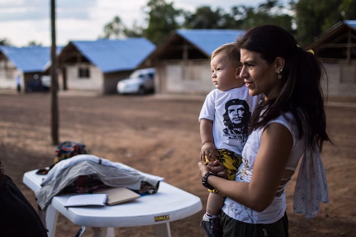 Và bây giờ, những nữ chiến binh FARC đang suy nghĩ về việc có con. Ảnh AJ