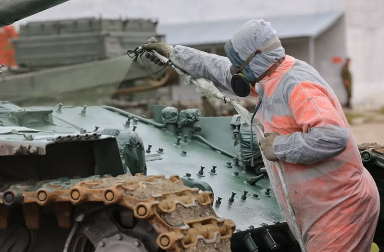 Màu sơn xanh trở lại với T-72.