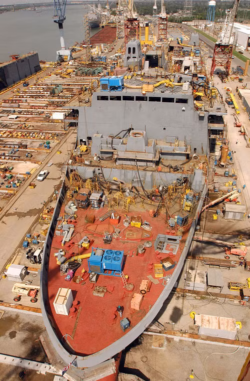 Số thép này trở thành một phần mũi của con tàu.