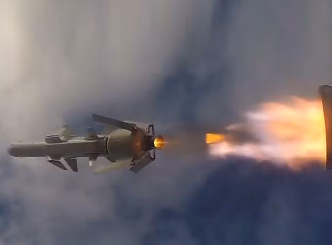 Trên thân tên lửa có 4 cánh nâng ở giữa thân để tạo lực nâng, 4 cánh lái ở đuôi và 4 cánh ổn định lắp trên động cơ phóng. Việc phát triển thành công tên lửa diệt hạm cho thấy nỗ lực của Ukraine trong việc nâng cao sức mạnh quân đội sau thời kỳ dài trì trệ.