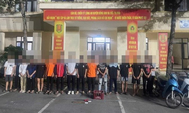 Bat nhom doi tuong mang hung khi gay roi trat tu cong cong