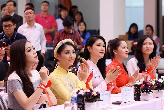 “Chu nhat do” du kien se tiep nhan hang chuc nghin don vi mau-Hinh-4