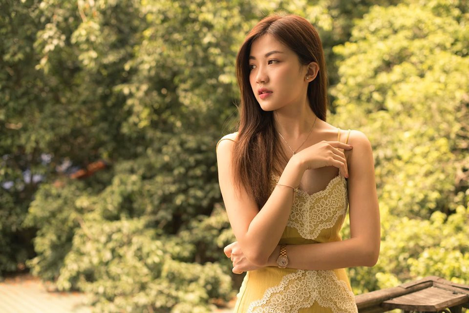 Dù không sở hữu những đường cong bốc lửa nhưng nữ diễn viên gốc Thanh Hóa vẫn rất gợi cảm.