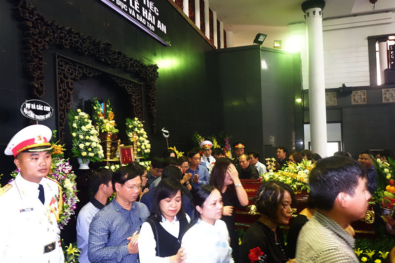 Ông Lê Hải An sinh năm 1971 tại Hà Nội, nguyên quán tại Xuân Đan, Nghi Xuân, Hà Tĩnh. Ông là kỹ sư địa vật lý tại Đại học Thăm dò địa chất Matxcơva, Cộng hòa Liên bang Nga; thạc sĩ dầu khí tại Đại học Tổng hợp Brunei; tiến sĩ dầu khí tại Đại học Heriot - Watt, Vương quốc Anh. 