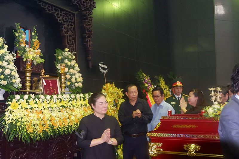 Trước đó, khoảng 7h10 ngày 17/10, Thứ trưởng Lê Hải An được xác định rơi từ tầng 8 nhà D trụ sở Bộ GD-ĐT xuống đất. Sau khi sự việc xảy ra, các đơn vị của Công an thành phố Hà Nội, Công an quận Hai Bà Trưng đã tổ chức khám nghiệm hiện trường. Hiện cơ quan công an chưa thông tin gì về vụ tai nạn. 