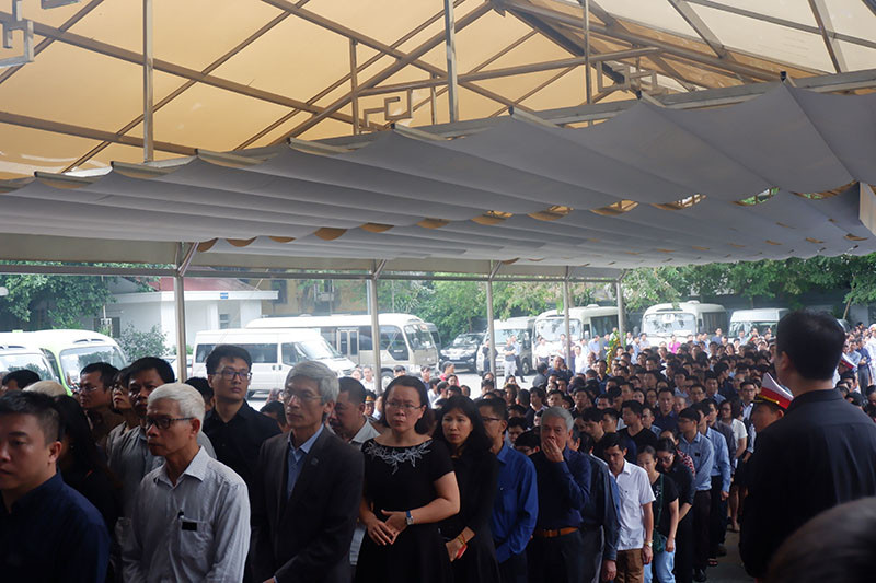 PGS-TS Lê Hải An, Ủy viên Ban Cán sự đảng, Bí thư Đảng ủy, Thứ trưởng Bộ GD-ĐT, nguyên Hiệu trưởng Trường ĐH Mỏ - Địa chất, đã từ trần hồi 7h10, ngày 17/10/2019 (tức ngày 19/9 năm Kỷ Hợi), hưởng dương 48 tuổi.