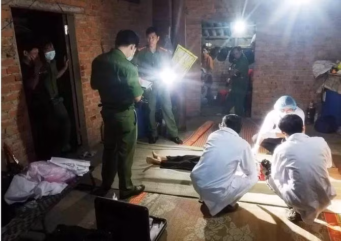 Nghi an con trai tam than sat hai me ruot da man tai nha