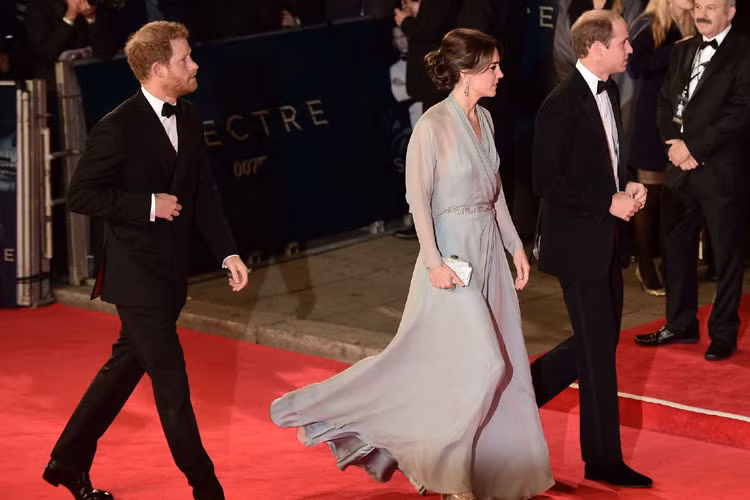 Sự kiện được ví như một buổi công chiếu “hoàng gia” với sự góp mặt của những vị khách cao quý nhất nước Anh: hoàng tử William, công nương Kate và hoàng tử Harry.