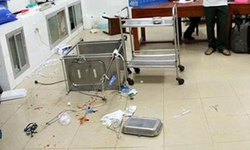 Con do dot nhap benh vien truy sat toi cung doi thu