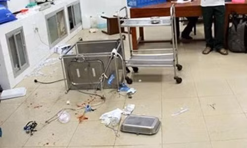 Con do dot nhap benh vien truy sat toi cung doi thu