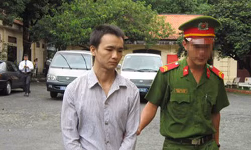 Phan no chu ruot hiep dam chau gai vi nghien phim den