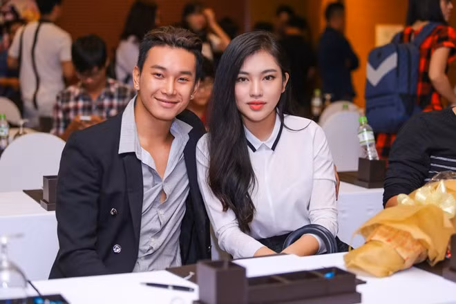 Hot girl Trương Quý Nhi cũng tham dự sự kiện. Cô vẫn đang theo học tại Đại học Sư phạm TP HCM.