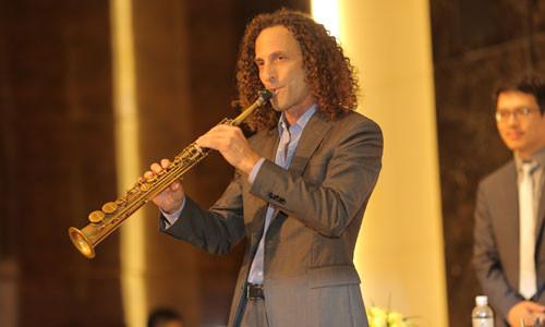 Toi nay huyen thoai saxophone Kenny G bieu dien tai Ha Noi