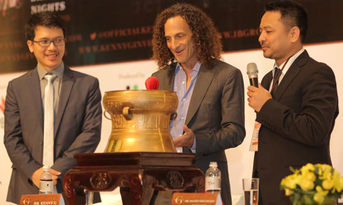 Toi nay huyen thoai saxophone Kenny G bieu dien tai Ha Noi-Hinh-3