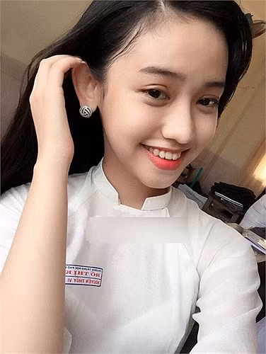 Dù được chàng thiếu gia Phan Thành chuyển 15 triệu mua điện thoại như lời hứa nhưng lại nói lời chia tay nên cô nữ sinh đã tức giận và đăng hình tin nhắn của hai người lên facebook. Tuy nhiên sau đó cô đã xóa ngay lập tức. Nguyễn Thúy Vi cho hay cô không hề có ý chia rẽ Phan Thành và Midu.