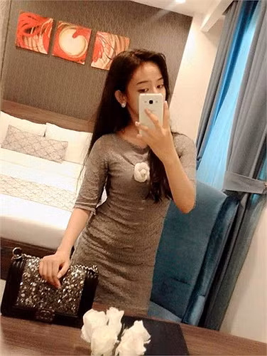 Theo đó, chồng sắp cưới của Midu đã có quan hệ tình cảm với cô gái này khi đã đính hôn khiến Midu buồn bã, đau khổ thường xuyên có những chia sẻ đầy tâm trạng trên trang cá nhân.