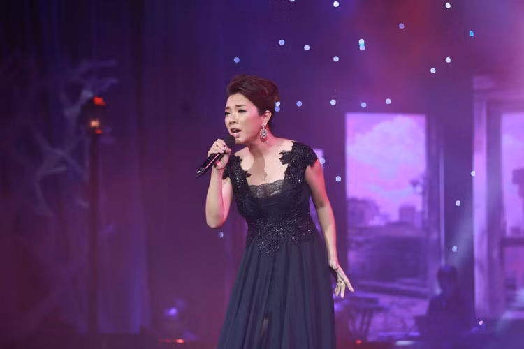 Tuan Ngoc phieu cung Le Thu trong dem nhac Ngo Thuy Mien-Hinh-6