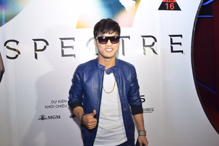 Diễn viên Ưng Hoàng Phúc một mình đến sự kiện, vắng bóng bà xã Kim Cương.