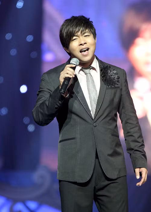 Ai Phuong mang Toi thay hoa vang tren co xanh den BHYT-Hinh-3