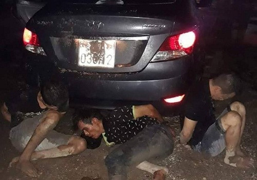 Ba đối tượng trộm cắp.