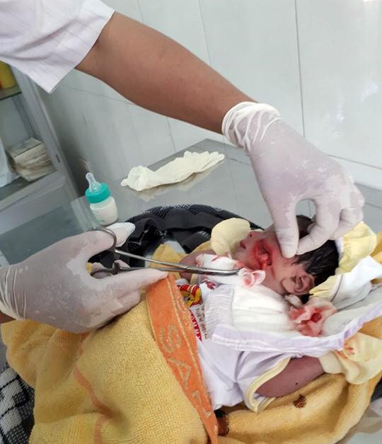 Be so sinh bi chon song o Binh Thuan: Su that dong troi!-Hinh-2