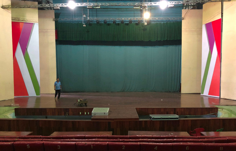 "Tôi là giám đốc Nhà hát này vào năm 1990. Đến đầu tháng 7/1991 thì Nhà hát này được sáp nhập vào Nhà văn hóa, trở thành Trung tâm Văn hóa quận Thủ Đức cho đến ngày nay”, ông Tỷ thông tin.