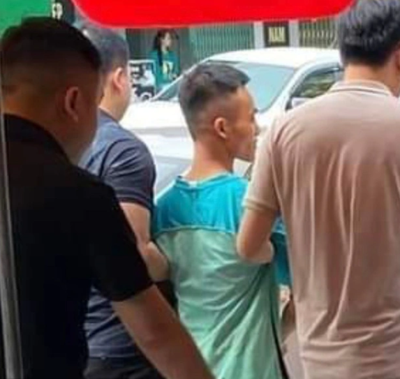 Sáng 17/7 Công an tỉnh Quảng Ninh đã xác định được Thắng đang ở tại một khu nhà trọ tại huyện Hải Hà. Các cán bộ, chiến sĩ Công an tình Quảng Ninh đã ập vào khống chế, bắt giữ thành công đối tượng. 