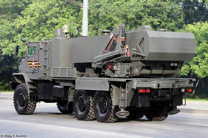 "Họ cũng có thể nói về tàu ngầm diesel, máy bay chiến đấu và hệ thống pháo binh của chúng tôi. Đây không phải là một cuộc trò chuyện nghiêm túc", ấn phẩm thông tin Nga NewInform trích dẫn tuyên bố của ông Viktor Barantz.