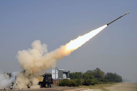 Lục quân Ấn Độ muốn có 22 trung đoàn rocket phóng loạt Pinaka vào năm 2026, vì vậy họ liên tục đặt mua và nâng cấp loại pháo phản lực này.