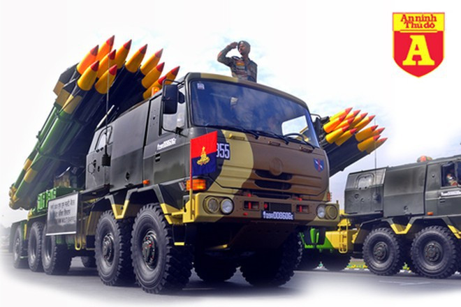 Mỗi hệ thống Pinaka gồm bệ phóng chứa 12 đạn tên lửa có thể bắn hết trong 44 giây.